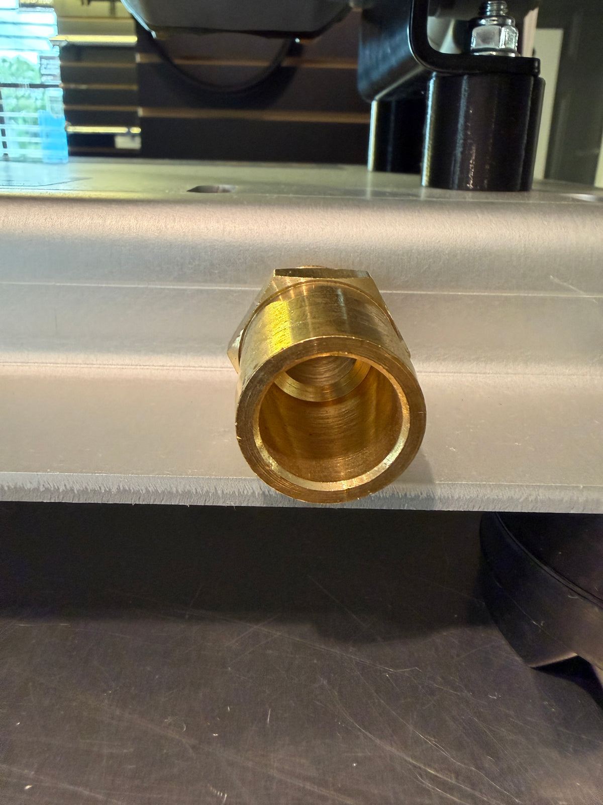 Brass Hose Barb – 1" Hose Barb x 1/2" MPT | 32307