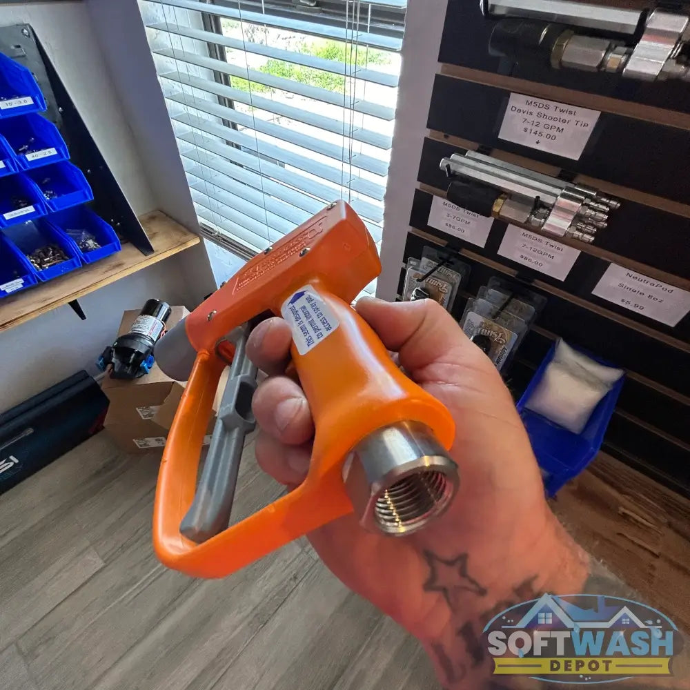 WaterBoss 750 Ergotech soft wash gun, lightweight ergonomic trigger spray gun designed for soft washing and chemical application - Soft Wash Depot.