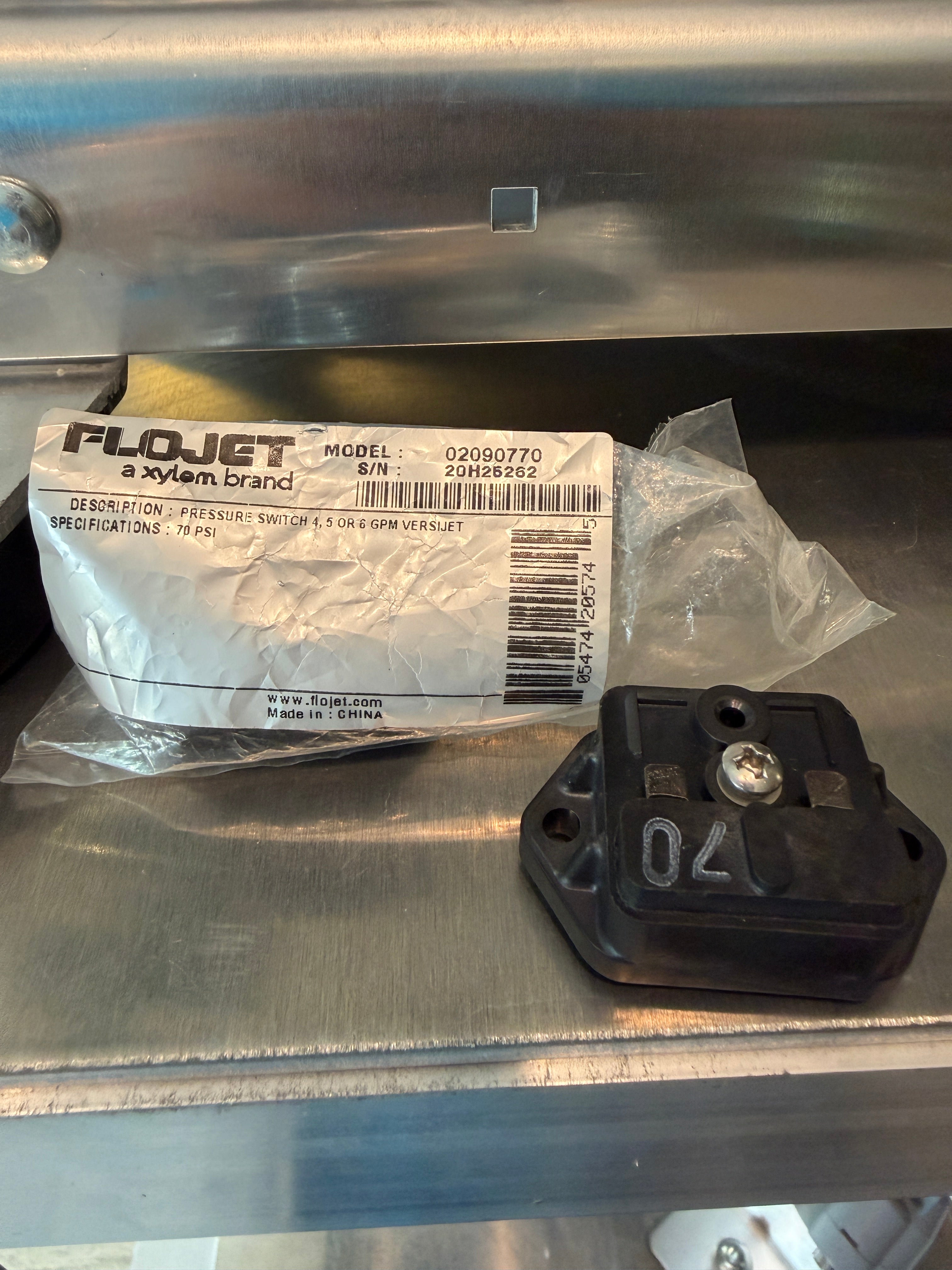 FLOJET VersiJet Pressure Switch – 70 PSI | 4.5 & 6 GPM Pumps