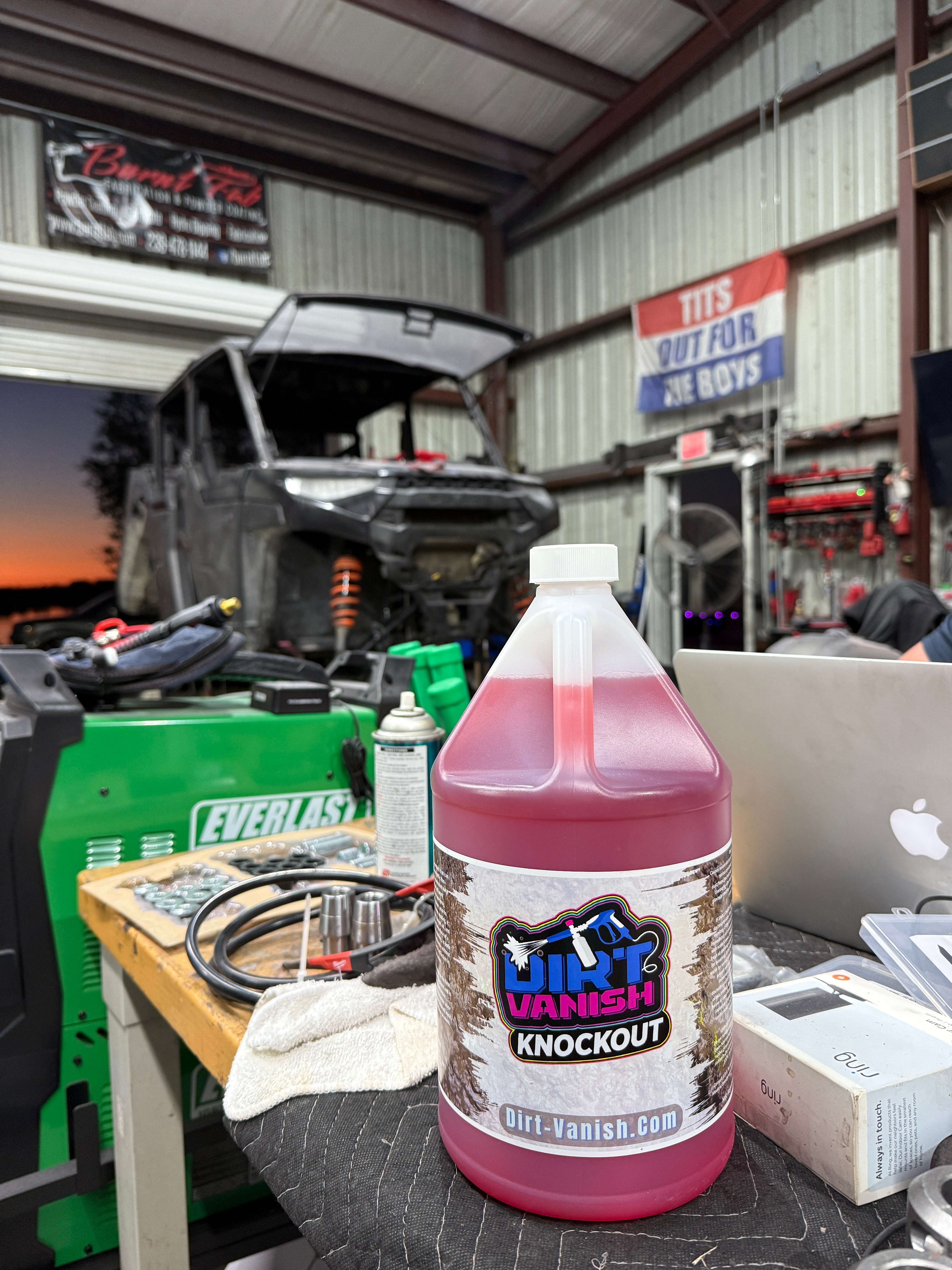 Dirt Vanish’s Knockout – High-Foaming Off-Road Cleaner 1 Gallon Bottle