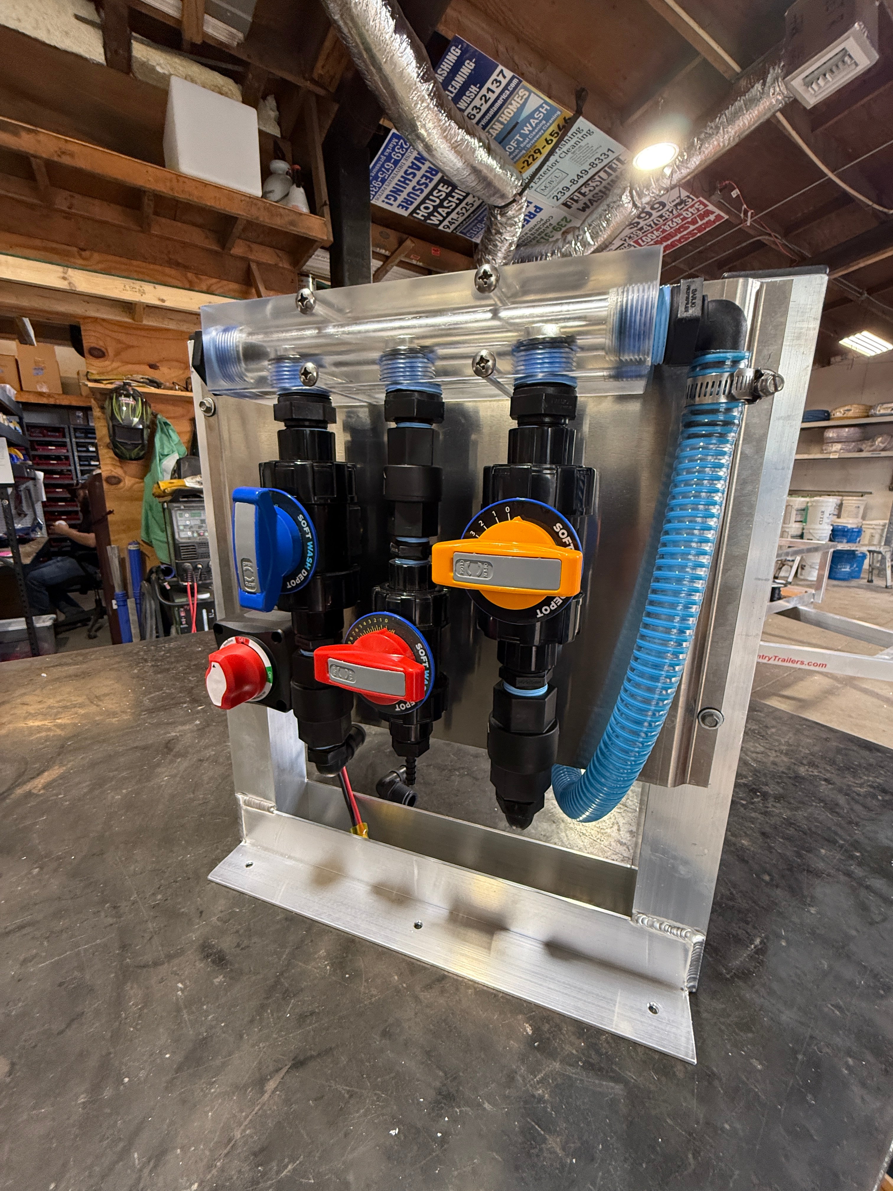 Soft Wash Depot 3-Port EZ Blend 3/4" Clear Proportioner & 12v Soft Wash Pump Combo