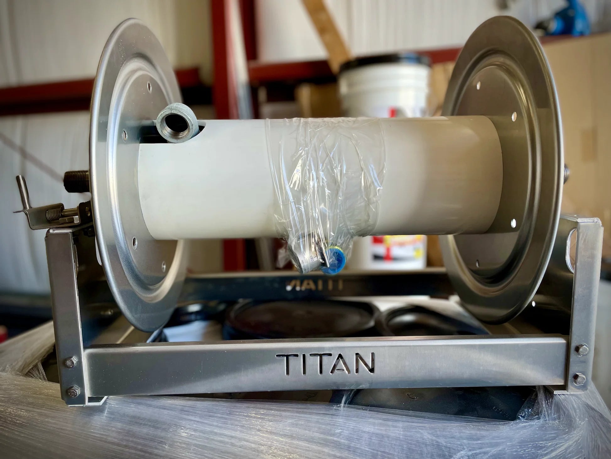 Titan 18" Full Frame Aluminum Manual Hose Reel w/ 1" Manifold